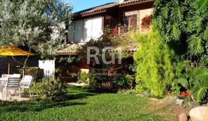 Vende-se terreno e CASA c/ exclusividade em Ipanema, junto ao rio com 1.600m2 (TERRENO)  de extensão, plano, pronto para construção de condomínio de casas ou até prédio com térreo e mais dois andares,