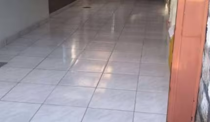 Casa de alvenaria com 3 dormitórios no bairro Nonoai em Porto Alegre.&lt;BR&gt;Em terreno de ótima profundidade. Possui sala, cozinha e banheiro, todos ambientes amplos e arejados. Tem boa área gourme