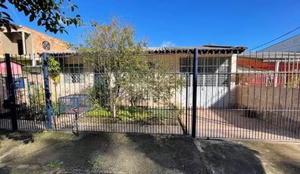 Ótima residência localizada no bairro Lomba do Pinheiro de frente para uma área de Preservação Ambiental!&lt;BR&gt;São 2 casas no pátio:&lt;BR&gt;Casa da frente: Sala, Cozinha, Banheiro , 2 Dormitório