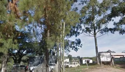 Ótima Área  , bem localizado com área total aproximada de  27.000 m² , com possibilidade terreno ao lado com mais 25.000 m².&lt;BR&gt;Com infraestrutura já disponível, incluindo água, energia elétrica