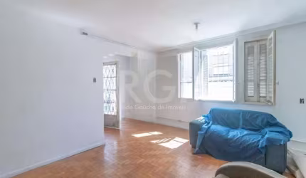 Casa com 275,22 m², bairro Azenha/Porto Alegre ,03 dormitórios , 03 banheiros 04 vagas , bairro com toda infraestrutura, perto do Parque da Redenção , Faculdades, Campus Saúde da UFRGS, Shopping João 