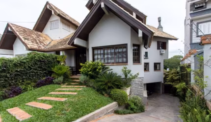 Casa maravilhosa no Jardim Isabel.&lt;BR&gt;Com uma linda entrada arborizada, imóvel conta com escritório, três suítes, sala de estar ampla, área gourmet e pátio com piscina.&lt;BR&gt;São 4 pavimentos