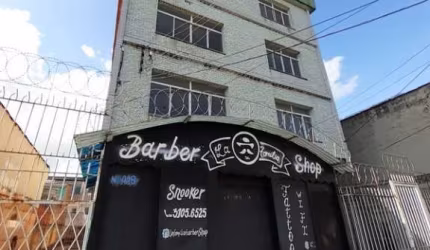 Prédio residencial e comercial quase na Avenida Oscar Pereira, prédio com 4 pavimentos, 9 apartamentos, cada um com dois dormitórios, um banheiro, cozinha e área de serviço. Todos com  boa posição sol