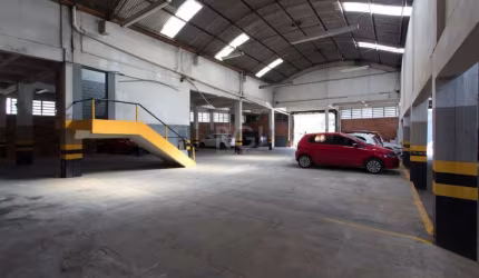 Pavilhão na esquina da Av.. Farrapos .&lt;BR&gt;Imóvel está alugado, sujeito a negociação  da saída do inquilino. &lt;BR&gt;São dois andares,  com amplo espaço térreo para depósito e armazenagem.&lt;B