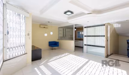 Descubra seu novo lar na Zona Sul!&lt;BR&gt;&lt;BR&gt;Casa em condomínio na Cavalhada, com 3 andares e 159m² de espaço privativo, ideal para quem busca conforto e praticidade..&lt;BR&gt;&lt;BR&gt;? De