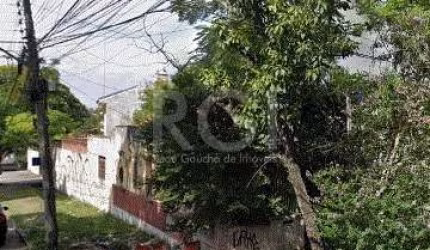 Terreno medindo 9,90 x33,00 m2 em excelente localização perto de todos os recursos do bairro.&lt;BR&gt;Venha conhecer!!