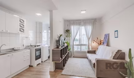 Ótimo apartamento semi mobiliado de 50m² no bairro Partenon! O imóvel conta com 2 dormitórios, banheiro social, amplo living para dois ambientes, cozinha americana, área de serviço integrada e 1 vaga 