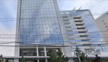 Sala Comercial de 39m² no Bairro Santana em Porto Alegre/RS.O Medplex é um complexo hospitalar de alto padrão com moderna infraestrutura que contempla três torres com salas comerciais e clínicas. Está