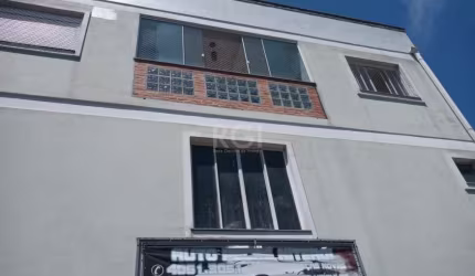 Amplo prédio residencial e comercial na av. niteroi, esquina oscar pereira. Prédio frontal com loja no térreo e com estacionamento para clientes em compra, 1o. andar depósito e  2o. andar apartamento 