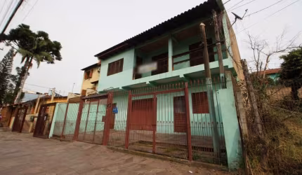 Casa a venda  no bairro Jardim Itú, Imóvel com 262m² em dois pavimentos, podendo ser utilizado o espaço inferior como área comercial, e moradia na parte superior, composta por 3 dormitórios, sala, coz