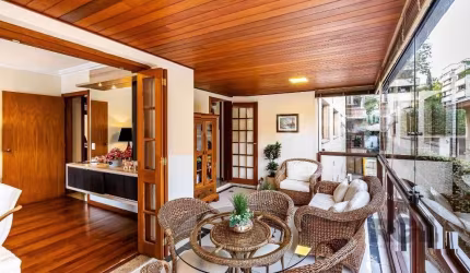 Vende-se apartamento 3 dormitórios, sendo 1 suíte master, 2 vagas(lado a lado), living em 2 ambientes, com lareira, lavabo,  banheiro auxiliar, banheiro social, sacada ampla integrada e fechada, espaç