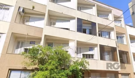 Ótimo apartamento de 90m² distribuídos em 3 dormitórios sendo 2 deles de frente com sacada, amplo living para dois ambientes, banheiro social com ventilação natural, bainheiro auxiliar, cozinha espaço