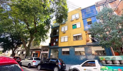 Apartamento de dois quartos no bairro Santana, junto ao bairro Bom Fim em Porto Alegre.&lt;BR&gt;Apartamento impecável no bairro Santana, totalmente reformado e com móveis sob medida planejados por ar