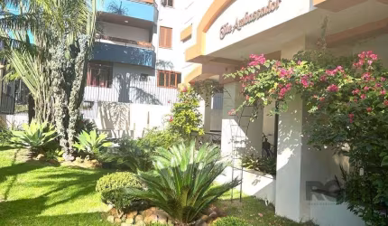 Apartamento 3 dormitórios, 1 suíte, 1 vaga de garagem, no bairro Vila Ipiranga, Porto Alegre/RS    &lt;BR&gt;  &lt;BR&gt;Apartamento 3 dormitórios ,sendo 1 suíte, living 2 ambientes, sacada integrada 