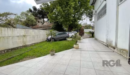 Prédio comercial 225m², com 5 lojas individuais, pé direito alto - ótima localização na Vila Conceição.      &lt;BR&gt;Prédio comercial, com 5 amplas lojas individuais, pé direito de 4 metros, com met