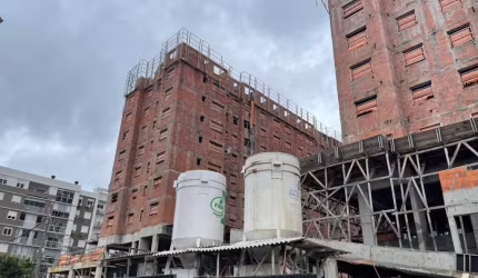 Apartamento de dois dormitórios, suíte, churrasqueira e uma vaga de garagem junto ao Iguatemi e Bourbom Country no bairro Jardim Sabará em Porto Alegre.&lt;BR&gt;O apartamento possui 61,33 metros quad