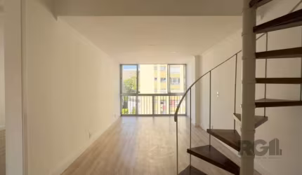 Cobertura com 133m², 3 dormitórios, reformada, hidraulica e elétrica novos 1 vaga de garagem coberta e escriturada, andar alto com vista e ótima posição. &lt;BR&gt;&lt;BR&gt;No primeiro andar conta co