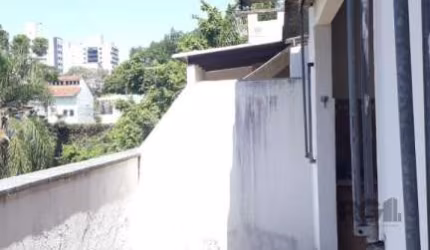 Apartamento duplex, 2 quartos, 1 vaga, Petrópolis, Porto Alegre/RS     &lt;BR&gt;  &lt;BR&gt;Excelente apartamento duplex possui uma área privativa de 94m² e é composto por 2 dormitórios, 2 banheiros,