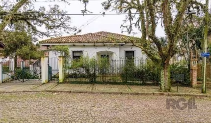 Casa com 3 dormitórios, 153 m² no bairro Vila Conceição, zona sul de Porto Alegre/RS.&lt;BR&gt;&lt;BR&gt;Charmosa residência estilo rústico, no bairro Vila Conceição, com 03 dormitórios, living para 0