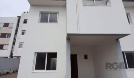 Casa em condomínio fechado, localizada na Rua Coronel Timóteo, bairro Camaquã em Porto Alegre. Com área privativa de 236.96m² , essa casa conta com 3 quartos, sendo 1 suíte, 3 banheiros sociais e 1 va
