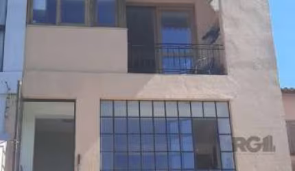 Ótima casa com 4 dormitórios, sendo 2 suítes, 5 banheiros e 3 vagas/box de estacionamento, no bairro Espírito Santo, zona sul de Porto Alegre.&lt;BR&gt;Ótima residência com living para 2 ambientes, co