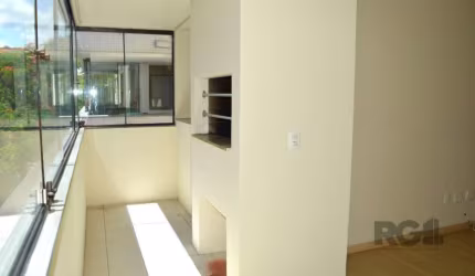 Lindo, espaçoso e aconchegante apartamento 2 dormitórios sendo 1 suíte, banheiro social, amplo e ensolarado living, cozinha separada com área de serviço e uma agradável sacada coberta com churrasqueir