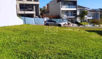 Terreno em condomínio Ville Liberté III medindo 8m x 34,5m &lt;BR&gt;Nos fundos do terreno possui uma  área de preservação com córrego de água e muita natureza.&lt;BR&gt;Lote com projeto aprovado na p