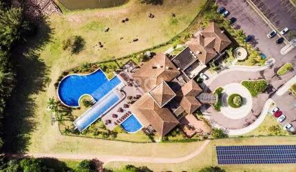 Excelente terreno no Alphaville condomínio Veneto.  Possui 489,27m2 de área privativa, . Além de o lote ser totalmente plano, outro ponto de destaque é fazer divisa com área de preservação do condomín