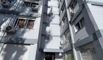 Vendo apartamento área privativa 69.915m².  3 quartos, 1 banheiro social sala de estar, jantar, cozinha com área de serviço conjugada, corredor e hall de entrada, próximo mercado,  as duas quadras  da