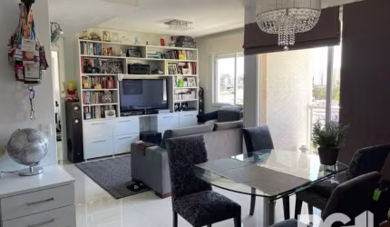 Apartamento à venda com 2 dormitórios transformado em 1 (facilmente reversível), suíte, com  69,04m², andar alto, sol da manhã, vista livre, 2 vagas de garagem. Sacada, churrasqueira, semimobiliado co