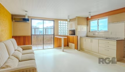 Magnífica cobertura duplex em uma localização privilegiada no bairro Cristo Redentor. No primeiro pavimento, encontramos uma cozinha, um banheiro, uma sala, aquecedor de passagem (sistema de gás centr