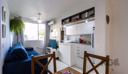 APARTAMENTO MOBILIADO 02 DORMITÓRIOS | BAIRRO CRISTAL &lt;BR&gt;&lt;BR&gt;Apartamento térreo com 02 dormitórios, living 02 ambientes, banheiro, cozinha e área de serviço. &lt;BR&gt;&lt;BR&gt;Condomíni