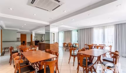 Apartamento semimobiliado, 161m², 3 dormitórios sendo 1 suíte e 3 vagas no bairro Bela Vista.&lt;BR&gt;&lt;BR&gt;Imóvel possui amplo living para três ambientes, com lareira e churrasqueira, lavabo, co