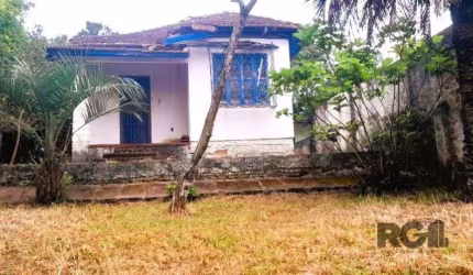 Terreno, ótimo para comércio!&lt;BR&gt;Bairro belém novo, com topografia aclive, 10x33x44, de esquina.&lt;BR&gt;árvores frutíferas e palmeiras decorativas.&lt;BR&gt;Possui uma casa com estrutura que n