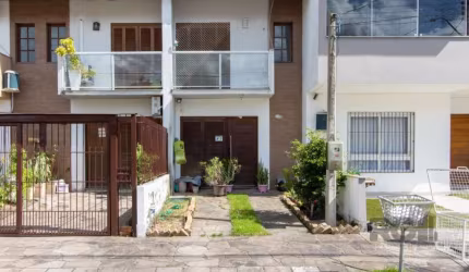 Casa no Loteamento Jardins do Prado, casa Geminada, com cozinha e sala integradas, pequeno patio nos fundos, boa orientação solar, com dois dormitorios, com sacada no quarto do casal.&lt;BR&gt;Venha c