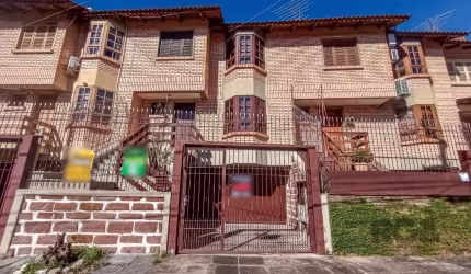 Casa á venda no Jardim Itu.&lt;BR&gt;Dois andares, primeiro andar com living para 2 ambientes, cozinha com armários, lavanderia, churrasqueira e lavado. Segundo andar com três dormitórios, sendo 1 suí
