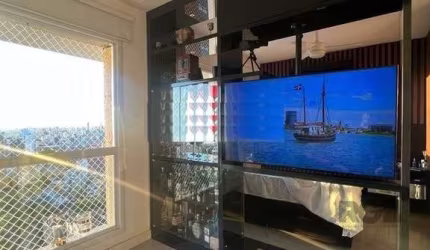 Apartamento 1 dormitórios, 45 m² de área privativa e 1 vaga(s) de garagem. Localizado na Rua/Av. Curvelo, no bairro Petropolis em Porto Alegre.&lt;BR&gt;&lt;BR&gt;Ótimo apartamento com banheiro, sala 