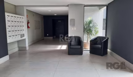 Apartamento à venda no empreendimento Burle Marx, localizado na Rua São Mateus, número 193, no bairro Bom Jesus em Porto Alegre. Com 2 dormitórios, sendo 1 suíte,  banheiro sociail 1 vaga de garagem. 