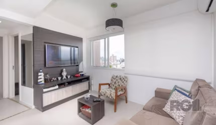 Apartamento andar alto que possui 2 dormitórios, sendo 1 súite, living para 2 ambientes, cozinha mobiliada, banheiro auxiliar, churrasqueira e uma vaga de garagem escriturada.&lt;BR&gt;Infraestrutura 