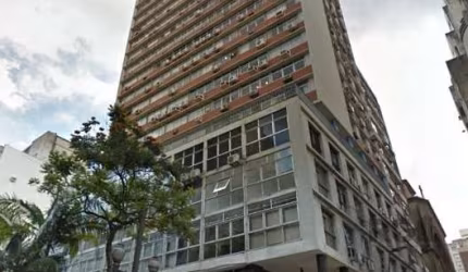 ESTOU A VENDA!&lt;BR&gt;Eu sou uma sala comercial situada no coração pulsante do Centro Histórico de Porto Alegre. Com meus 48,80 m² de área privativa, sou o espaço ideal para quem busca um ambiente q