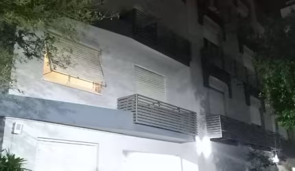Apartamento amplo 2 dormitórios, sol da manhã, todo em piso laminado, condomínio com portaria 24hs, churrasqueira gourmet próximo ao ASUN da Plinio Brasil Milano.