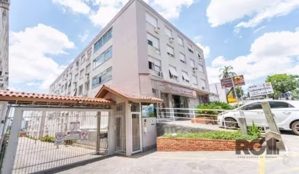 Imóvel a venda em condomínio na Av. do Forte, à 5 minutos&lt;BR&gt;do Iguatemi, último andar, semimobiliado,  living dois ambientes, com split 18mil Btus, 3 dormitórios,   muita privacidade, sol pela 