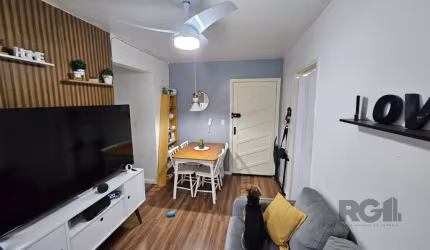 APARTAMENTO 3D | SEMIMOBILIADO&lt;BR&gt;&lt;BR&gt;Imóvel aconchegante à venda com 3 quartos e 1 banheiro no total. O condomínio fica localizado em Rua Doutor Pio Fiori de Azevedo no bairro Vila Nova e