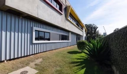 Vende prédio comercial com 630m², bairro Cristal Zona Sul de Porto Alegre, RS.&lt;BR&gt;&lt;BR&gt;Excelente prédio em terreno com total de 1298m², com linda vista para o Guaiba, possui um design moder