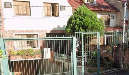Ótima Casa com 3 dormitórios, no bairro Ipanema, zona sul de Porto Alegre, RS.&lt;BR&gt;&lt;BR&gt;Ampla casa  à venda com 3 dormitórios, sendo 1 suíte, e opção para um 4° dormitório, 3 banheiros no to