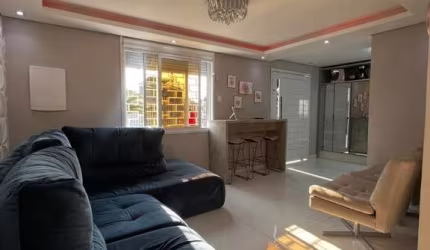 Incrível casa com 300m² pátio frente e fundos.&lt;BR&gt;&lt;BR&gt;Casa com 140m² privativos, 3 confortáveis dormitórios sendo 1 suite, living para dois ambientes, cozinha, área de serviço, banheiro so