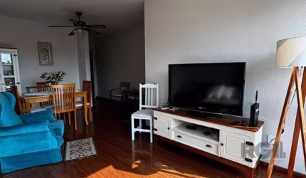 Apartamento reformado e amplo, ventilação cruzada, sol da manhã, (80m2) 02 dormitórios | Dependência completa ou pode ser Home Office | 02 banheiros | cozinha planejada com granito polido preto | Lava