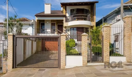 Essa casa realmente é uma excelente oportunidade para quem busca espaço e conforto! &lt;BR&gt;Com quatro dormitórios, incluindo duas suítes e uma suíte térrea, &lt;BR&gt;é perfeita para famílias que n