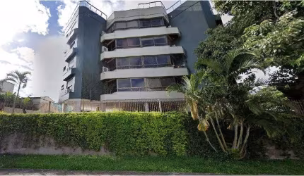 Esse apartamento no bairro Cristal, em Porto Alegre, parece ser uma excelente oportunidade! &lt;BR&gt;Com 117 m² de área privativa e uma distribuição muito bem planejada, ele conta com 3 dormitórios, 