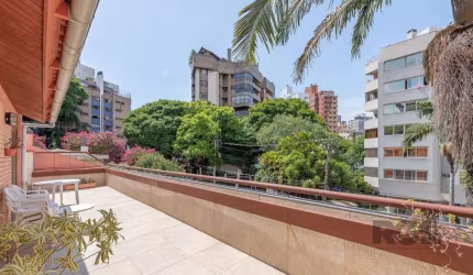 Cobertura com 4 quartos, suíte com closet e 2 vagas de garagem privativas em Petrópolis. Com área privativa de 260m2 conta com espaços amplos e bem iluminados e tem ares de casa. &lt;BR&gt;&lt;BR&gt;N